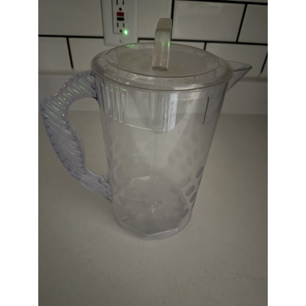 The Pampered Chef 2272 2-Qt Quick Stir Pitcher -Polka Dot Pattern-Retired